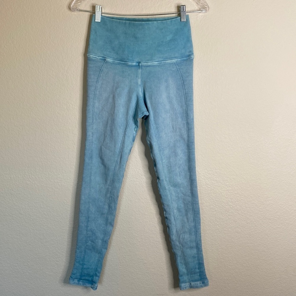 Avocado Tiann leggings blue EUC